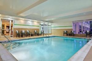 Country Inn & Suites by Radisson, Charlotte I-485 at Highway 74E, NC, Matthews