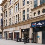 Travelodge Cardiff Central Queen Street