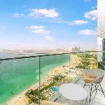 FAM Living - Direct Beach access 2 Bedroom Seafront Delight in JBR