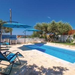 Three-Bedroom Holiday Home in Barbat