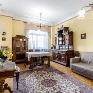 George Apartment