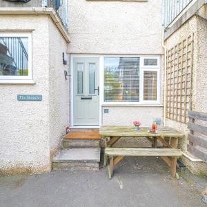 Couples getaway in central Windermere ground floor flat with parking