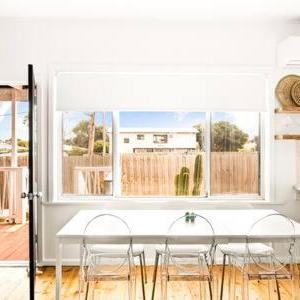 Retro Bungalow near Beach and Shops