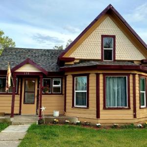 Vintage Cozy Family Home near National Parks