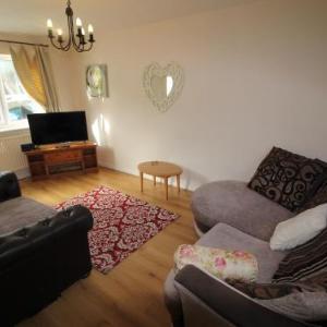 2 Bedroom Cottage In Cardiff