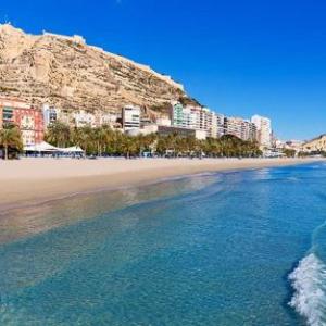 Apartamento Casaturis Playa y Montaña con parking en el centro de Alicante A130