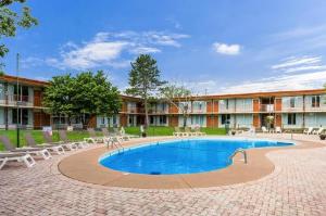 Red Lion Inn & Suites Branson, Branson