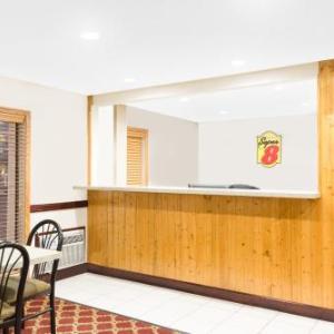 Hotels near Fisher Theater Ames - Super 8 by Wyndham Ames