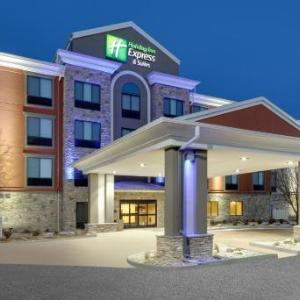 Holiday Inn Express & Suites Mitchell