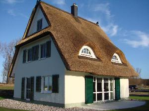 Fairy tale holiday home in Rerik with private terrace, Bastorf