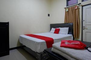 RedDoorz near GOR Wisanggeni, Tegal
