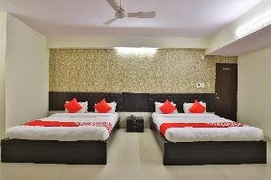 OYO 28344 Siddhi Vinayak Rooms, Surat