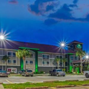 Hotels near Keesler Federal Park - La Quinta Inn & Suites by Wyndham Biloxi