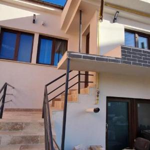 DNT HOUSE 2