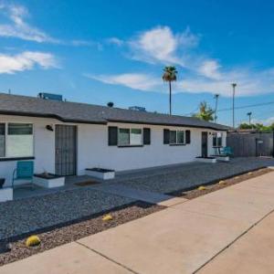 Modern 2BR Phoenix Townhome by WanderJaunt