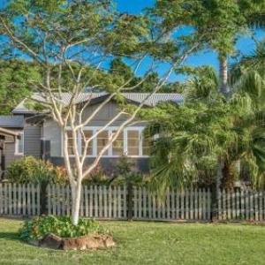 Alkira - Boutique cottage - Walk to Clarkes Beach