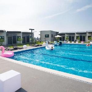 Jeju Christmas Poolvilla Resort
