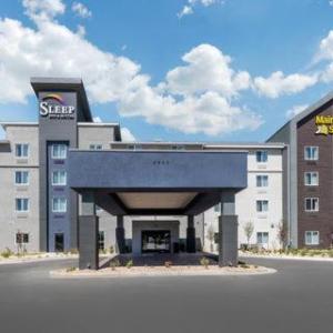 Hotels near Gaylord Rockies Resort Aurora - MainStay Suites Denver International Airport