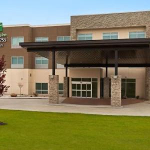 Fond Du Lac County Fairgrounds Hotels - Holiday Inn Express & Suites - Beaver Dam