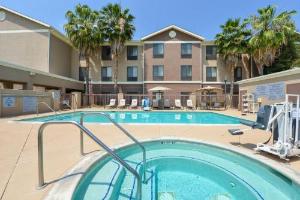 Homewood Suites by Hilton Fresno, Fresno
