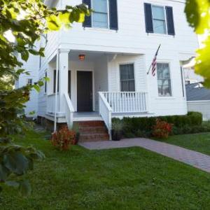 Hotels near Daryl's House Pawling - Station Inn Pawling