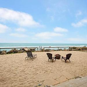 New Listing! Oceanfront Eden With Private Beach Home