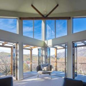 Pinnacle Villa by MajorDomo