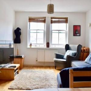 Fashionable 2 Bed Flat in trendy Shoreditch