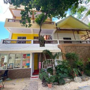 VICENTE AGUIRRE ROOMS/COTTAGES