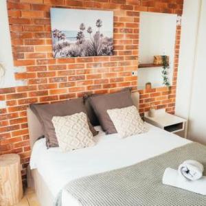 LITTLE OASIS - private terrasse near the center and the beach