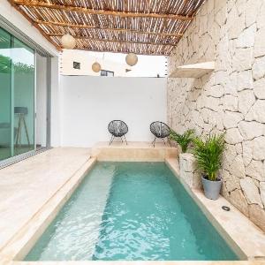 Relaxing 2 bedroom apartement in the center of tulum with private pool and terrace