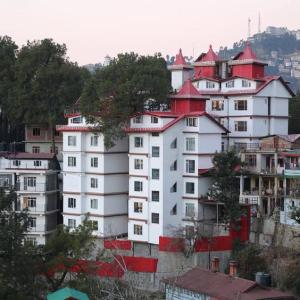 Hotel The Grand White