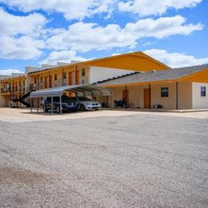 Duncan Inn by OYO OK - Hwy 81 Near Chisholm Casino