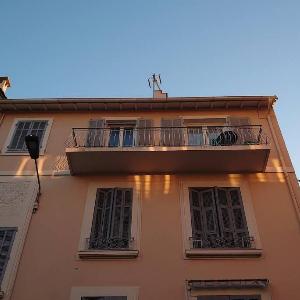 B042-Functional apartment with balcony Suquet Cannes
