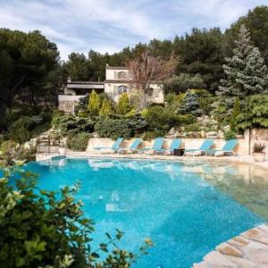 Villa with 3 bedrooms in Septemes les Vallons with wonderful mountain view private pool enclosed garden 18 km from the beach