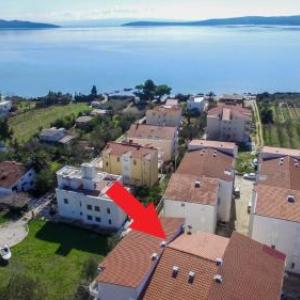 Apartments with a parking space Kastel Stafilic Kastela - 15867