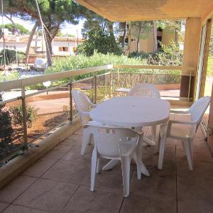 HYEDES Appartement climatise pour 4 personnes sur le port de Hyeres