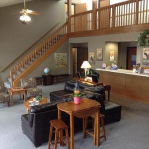 Hotels near Eau Claire North High School - SunRise Inn Hotel