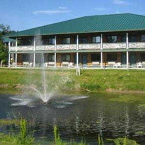 Bellaire Hotels Deals At The 1 Hotel In Mi Legend Cottage Inn