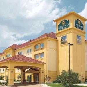 La Quinta Inn & Suites by Wyndham Fort Worth Northeast Mall