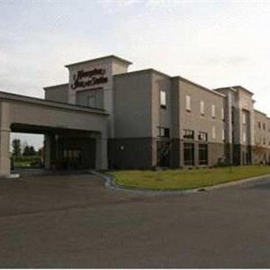 Hotels near Lake Geneva Christian Center - Hampton Inn By Hilton And Suites Alexandria