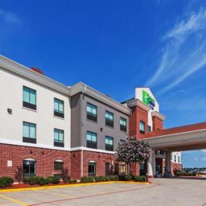 Holiday Inn Express & Suites Sealy an IHG Hotel