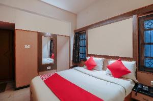 Vaccinated Staff- OYO 41104 Hotel Merilin, Tiruppur