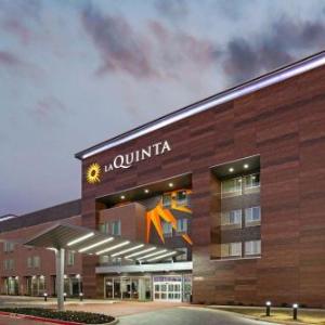 La Quinta Inn & Suites by Wyndham DFW West-Glade-Parks