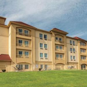 La Quinta Inn & Suites by Wyndham Fort Worth/Lake Worth