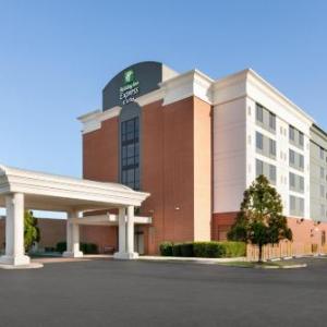 Hotels near Heritage Park - Holiday Inn Express Hotel & Suites Norfolk Airport