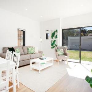 Enjoy Sea Breezes At Sunny Apartment In Bondi