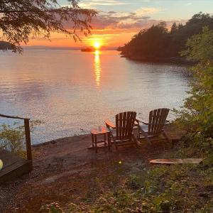Finlays Cove on the Lake