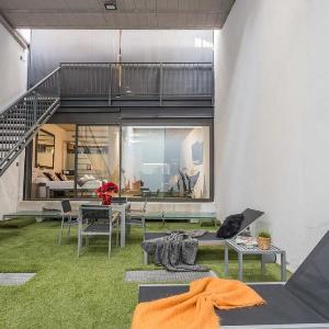 Sant Gervasi apt. w/ lovely shared terrace.