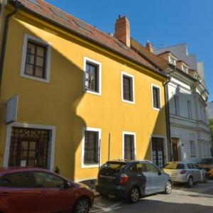 BlueBell Hotel